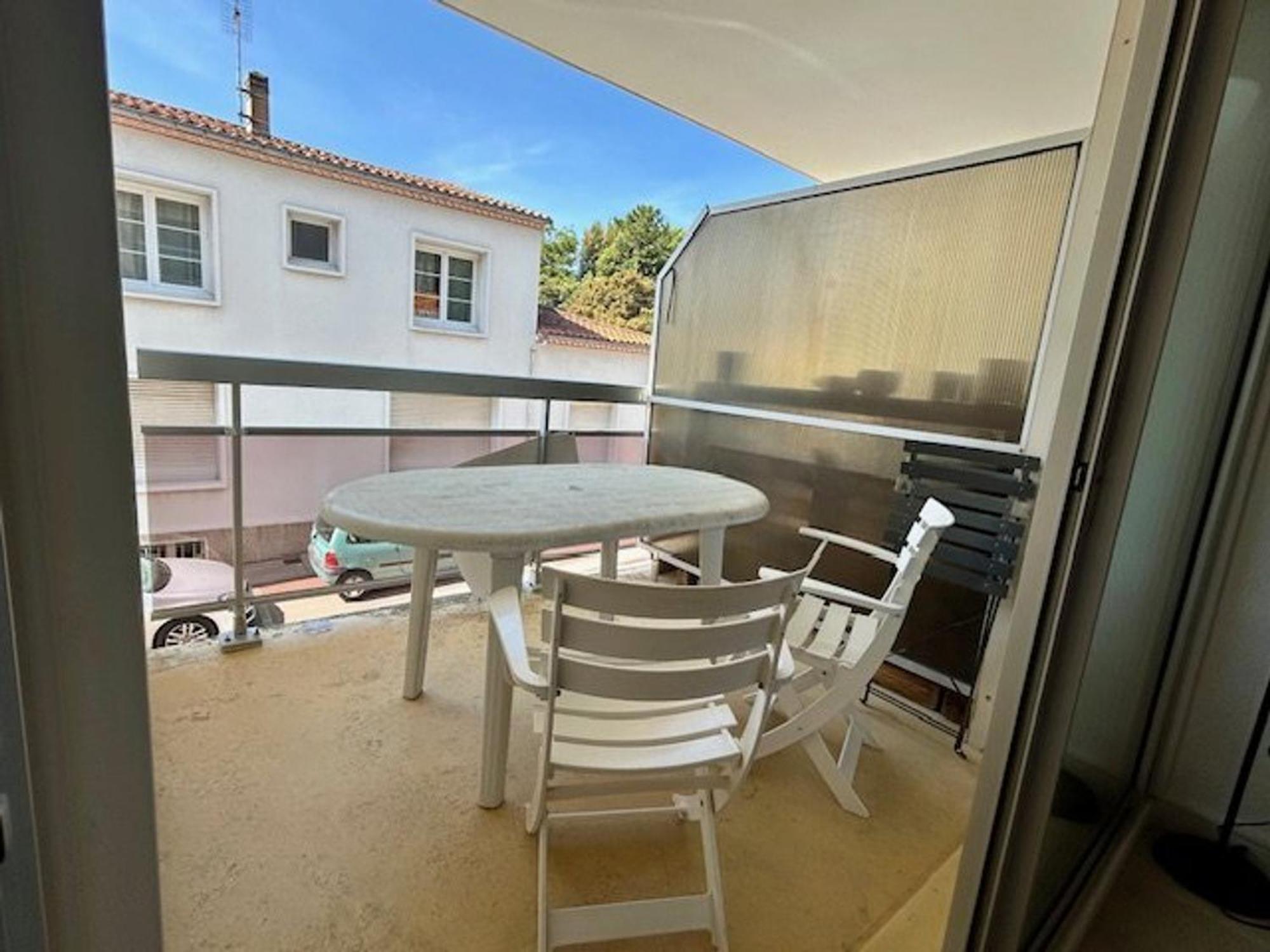 Appartement T2 A Royan, 4 Pers., Proche Plage Et Commerces, Parking, Balcon, Confortable Et Equipe - Fr-1-494-60 Buitenkant foto