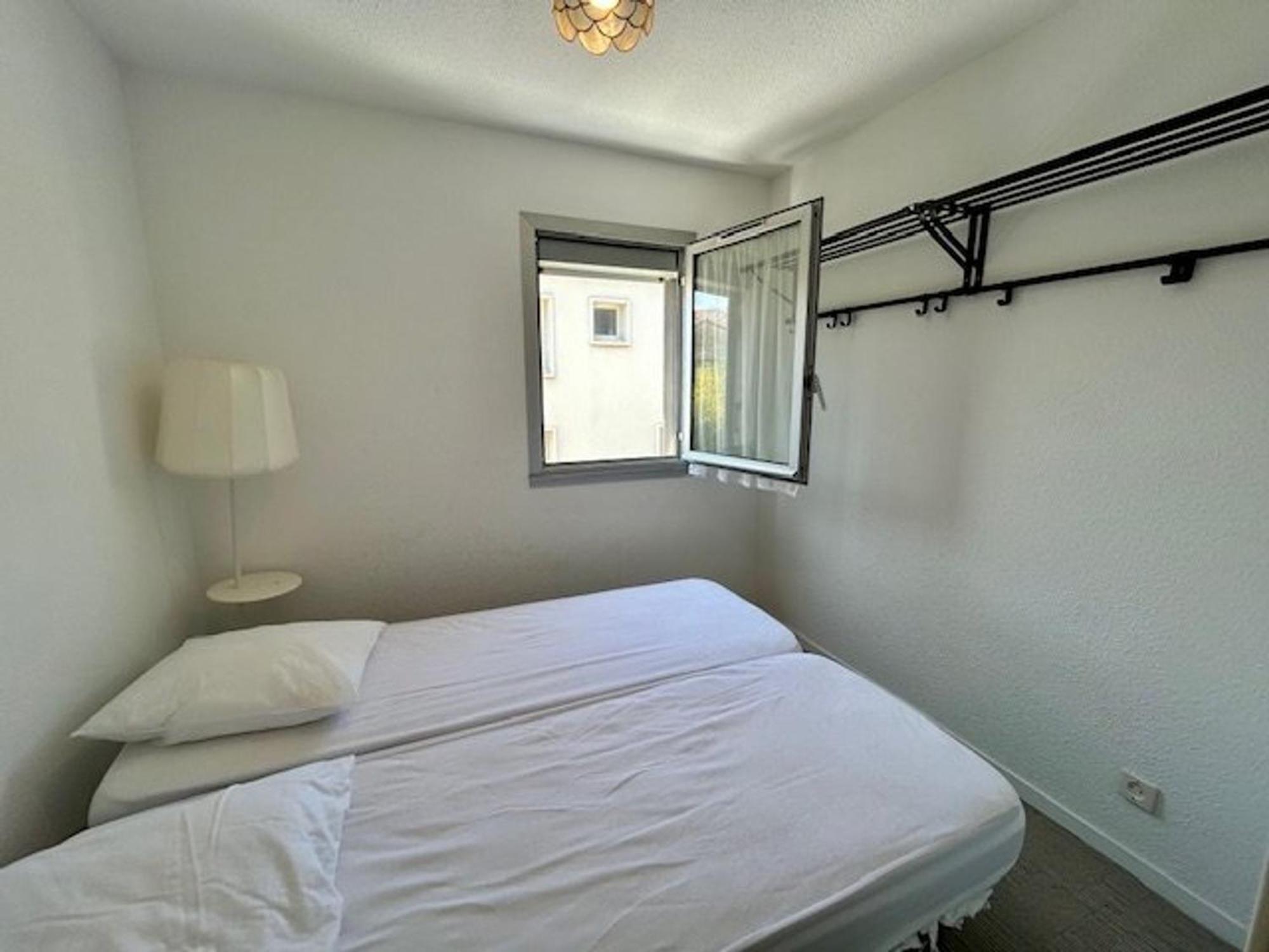 Appartement T2 A Royan, 4 Pers., Proche Plage Et Commerces, Parking, Balcon, Confortable Et Equipe - Fr-1-494-60 Buitenkant foto