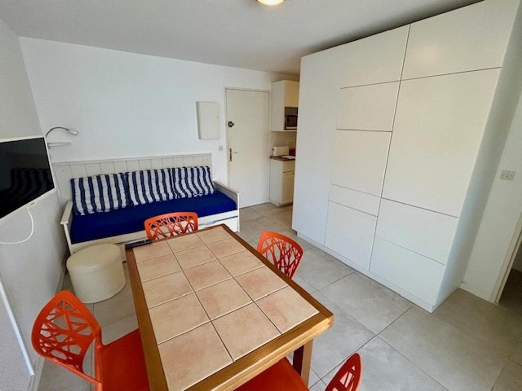 Appartement T2 A Royan, 4 Pers., Proche Plage Et Commerces, Parking, Balcon, Confortable Et Equipe - Fr-1-494-60 Buitenkant foto